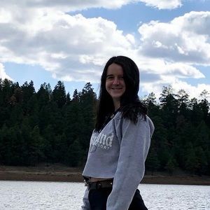 Meet your Posher, Jillian